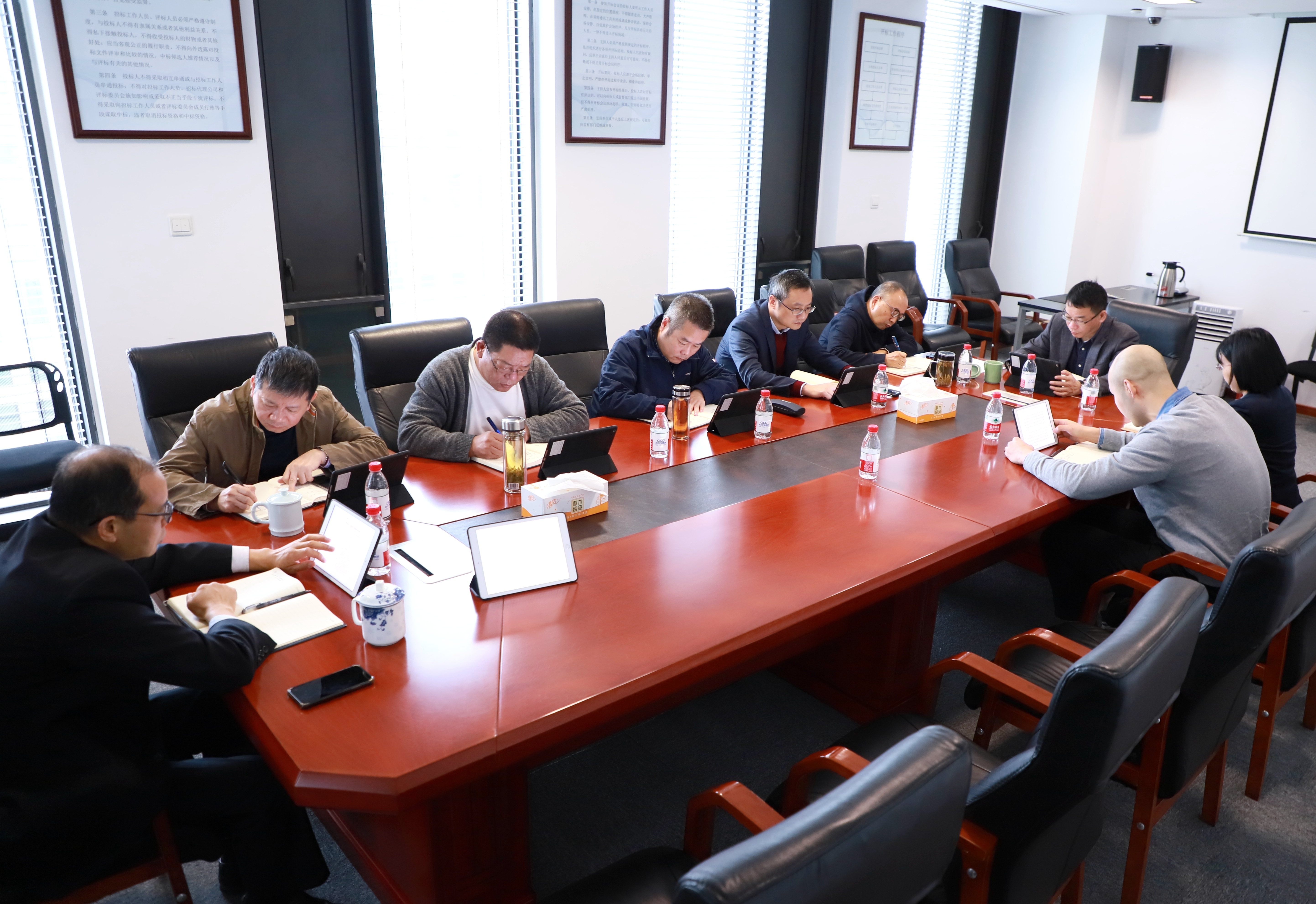 高速物流公司黨委會“第一議題”學習十九屆六中全會精神.jpg