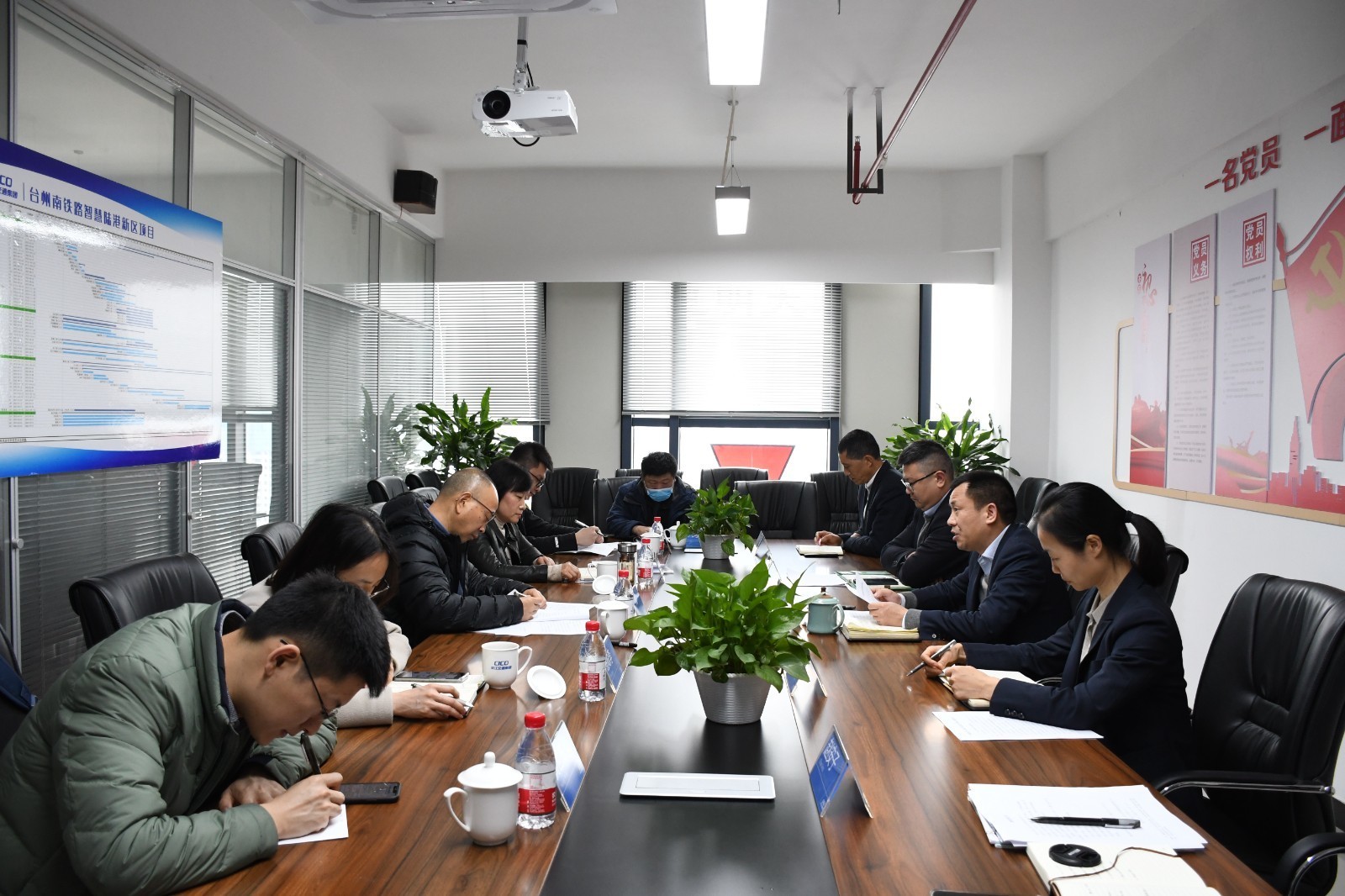 20230321黃總調(diào)研陸港公司.JPG