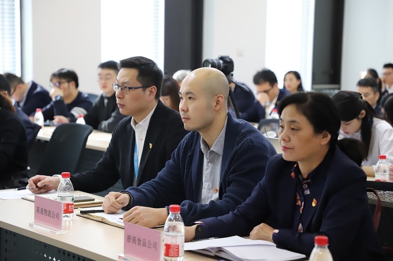 聯(lián)合兄弟單位，組織聯(lián)合宣講活動，深入學習貫徹習近平總書記考察浙江重要講話精神、黨的十九屆四中全會精神。.JPG