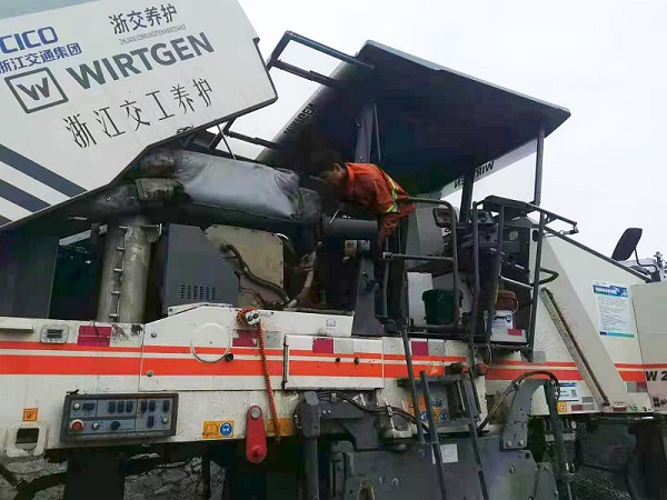 維修保養(yǎng).jpg