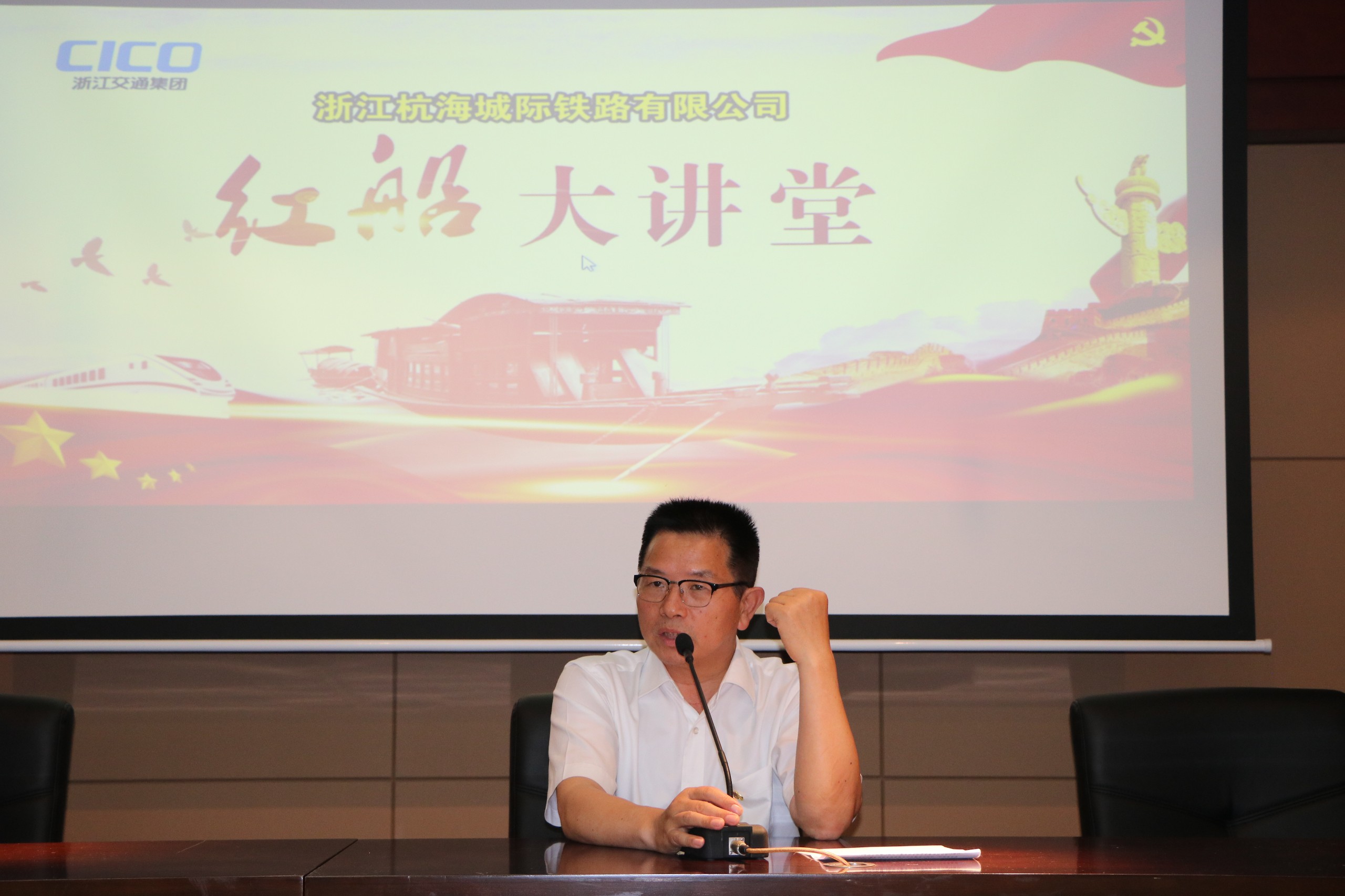 楊曉法講話.JPG