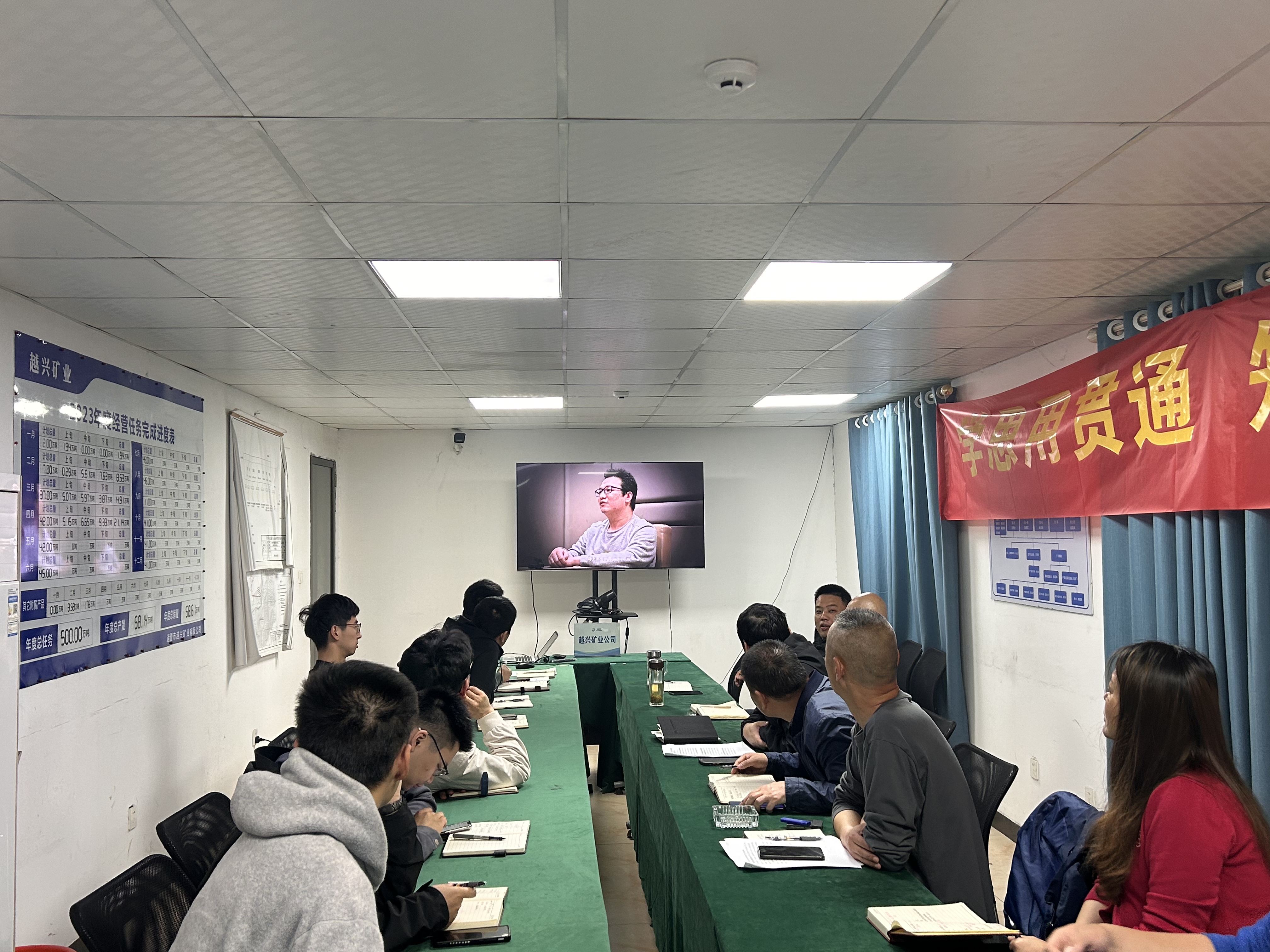 2efbce05fa37a26cf2b62ead00b8b99c.jpg