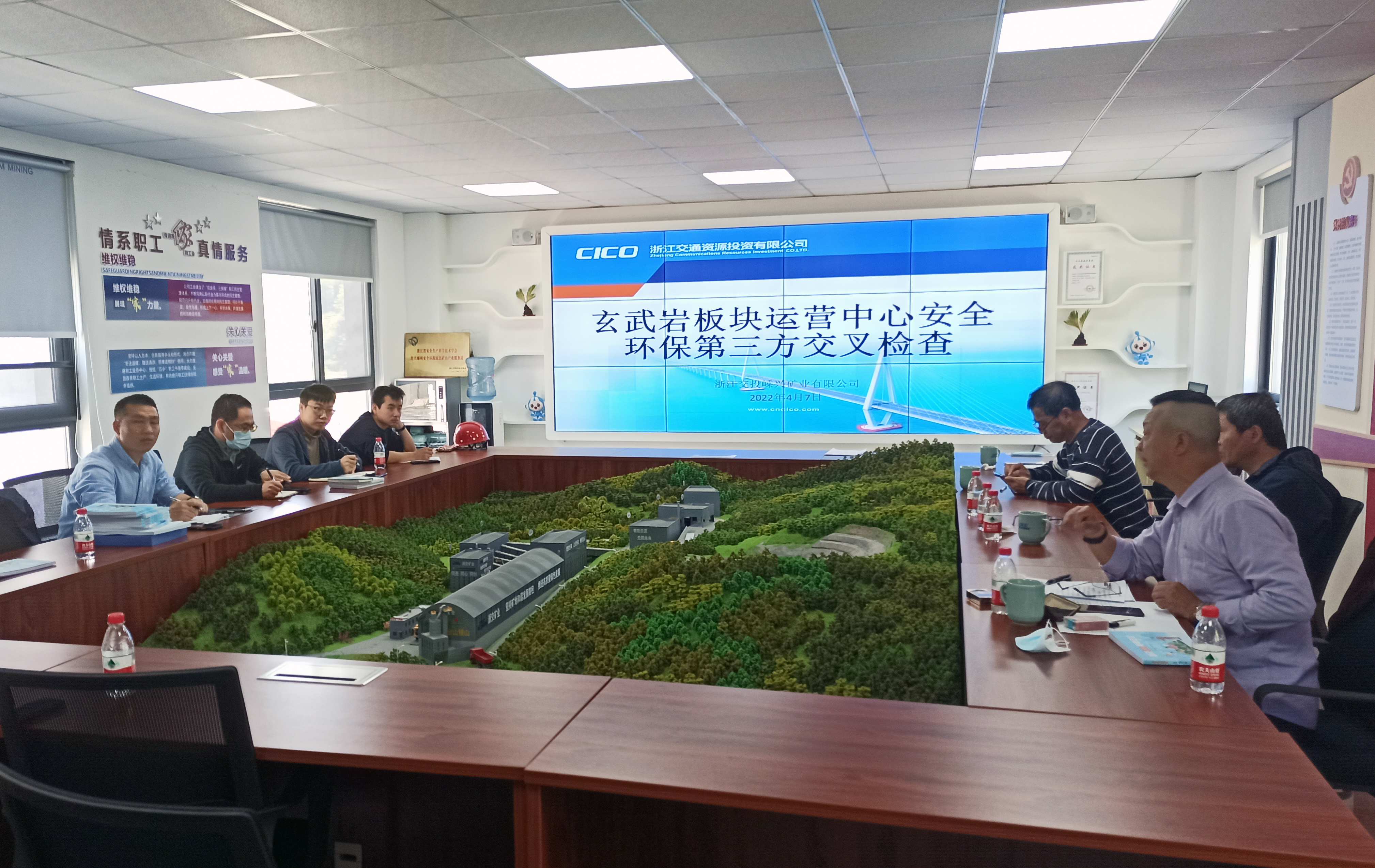606cc8330aa61ff1cce79dabc098cbd3.jpg